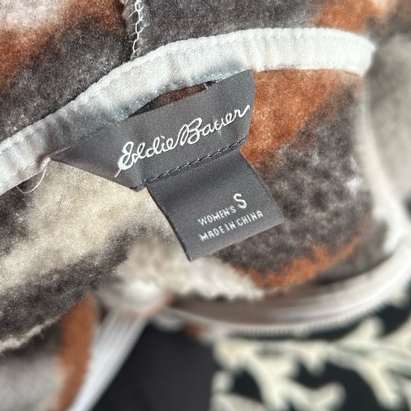 Eddie Bauer We Wander Fleece Half Zip Hoodie - Picture 2 of 9